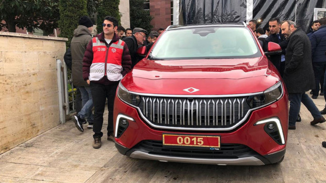 TOGG makam aracı olarak kullanılmaya başlandı! Pahalı Mercedes'lerden tamamen vazgeçilir mi?