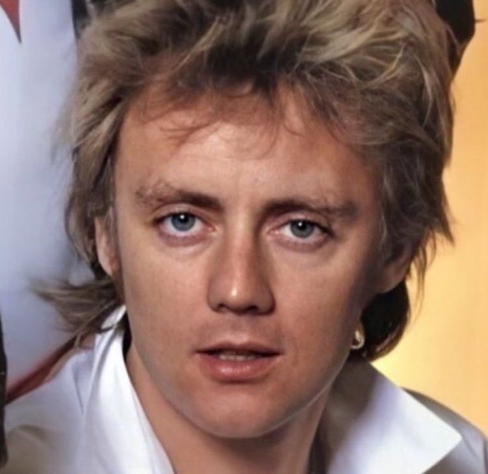 Sakallı erkek mi, yoksa baby face erkek mi tercih edersin?