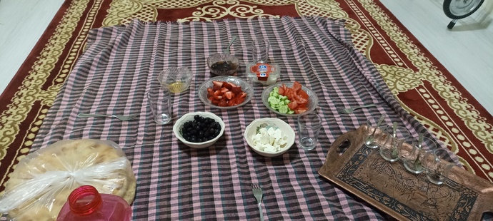 Hayirli sahurlar ne yediniz ne içiyoruz bakalim?