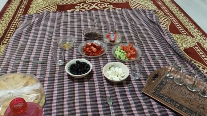 Hayirli sahurlar ne yediniz ne içiyoruz bakalim?