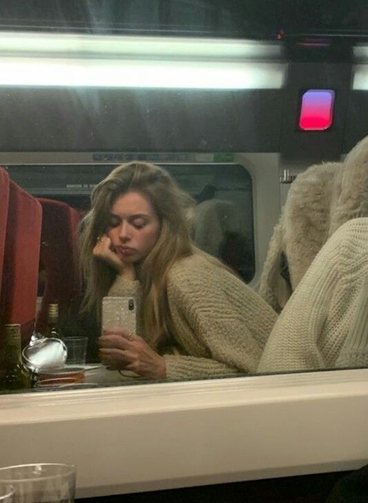 24 yaşındayım kendimi yaşlı hissediyorum, insanlara bakıyorum herkes mutlu. Sorun bende mi?