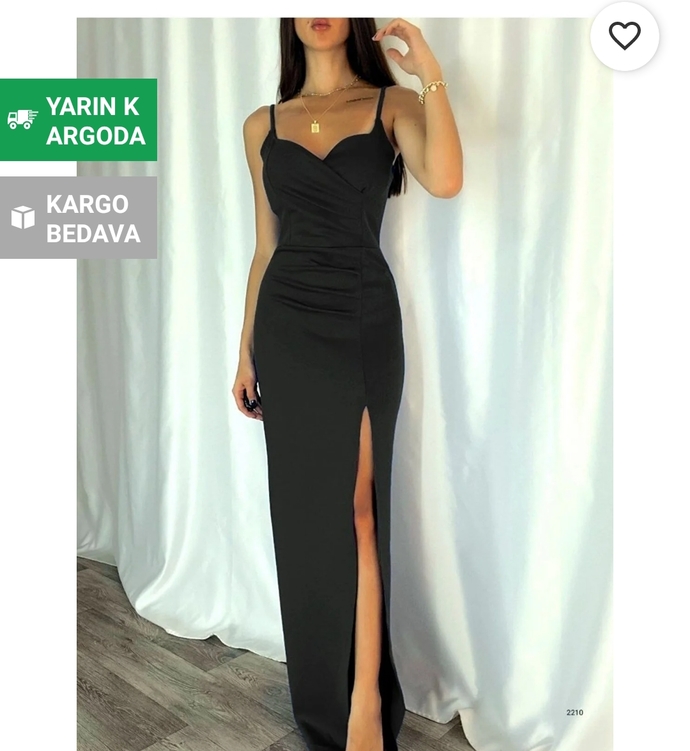 Üniversite mezuniyetim olacakmış. Boyum kısa, nasıl ve ne renk elbise giymeliyim?☺