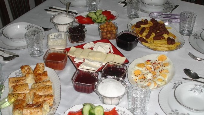 Sahur yapmaya misafirliğe gidilir mi?