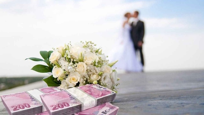 Seçime 1 ay kala vaatler gelmeye başladı. Recep Tayyip Erdoğan’ın evleneceklere 150 bin ₺ kredi vermesi oyunuzu etkiler mi?