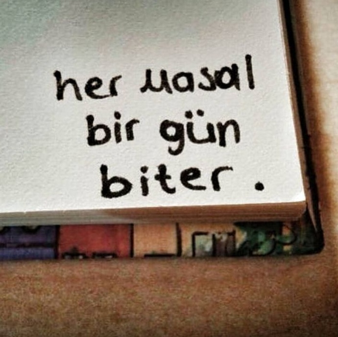 Bir insan birini sevmekten korkar mı ya?