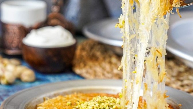 Yerken kendinden geçtiğiniz şerbetli tatlı nedir?