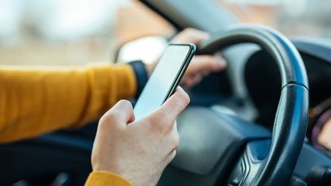 Araçla seyir halinde telefon kullanır mısınız?