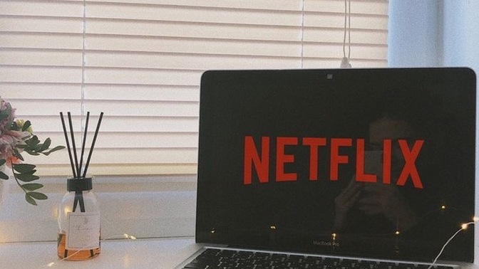 Yolculuk sırasında izlediğiniz film/dizi öneriniz var mı?