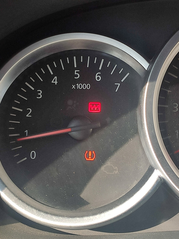 Araç göstergesinde bu işaret çıktı, expertize mi gitmeliyim?