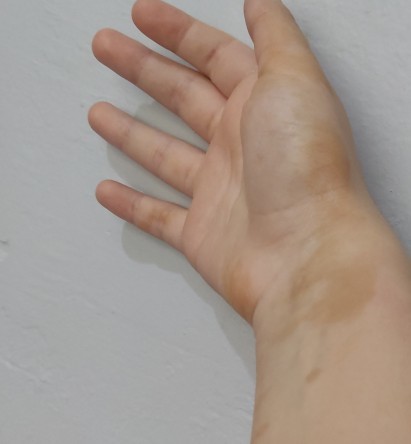 Uyandığımda ellerim kınalıydı?
