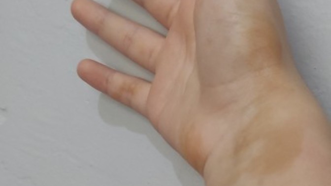 Uyandığımda ellerim kınalıydı?