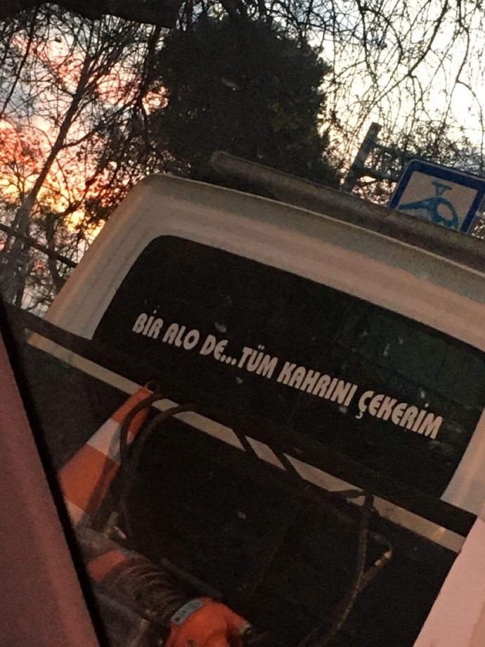 Kızlar, erkeklerdeki kaşa çizik atma olayını çekici buluyor musunuz?