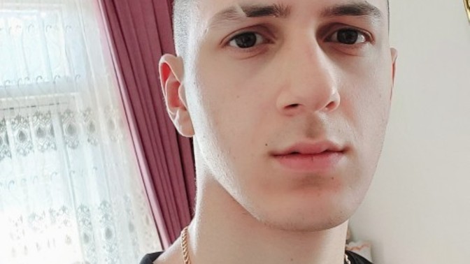 Kızlar, erkeklerdeki kaşa çizik atma olayını çekici buluyor musunuz?