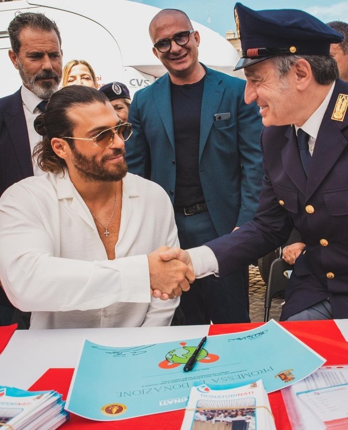 İtalya Polisinin kuruluş yıl dönümünde Can Yaman