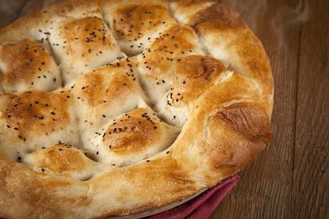 İftar sofralarında sizin tercihiniz fırın pidesi mi? Yoksa pastane pidesi mi?