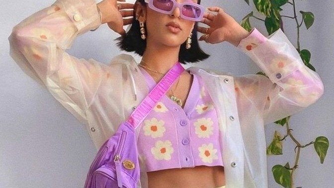 Crop giymek artık klişe mi?