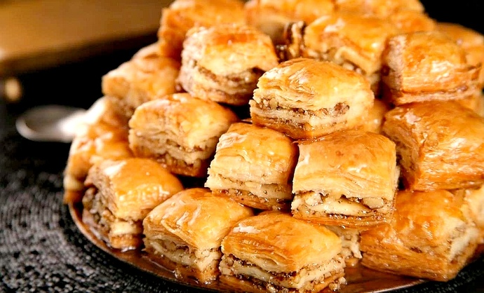 Baklava antep fıstıklı mı yoksa cevizli mi daha iyi gider?