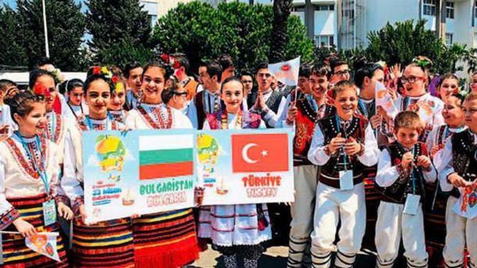 Farklı kültürden insanlarla tanışmak genel kültürünüzü geliştirmeye yardımcı olur mu?