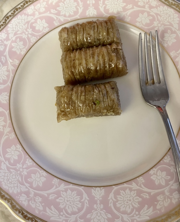Akşam yemeği sonrası tercihin krem şokola mı, cevizli baklava mı?