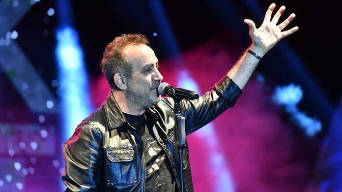 Dünyanın en etkili 100 kişisi arasına seçilen Haluk Levent, ödülünü almayı reddetti! Sizce iyi mi yaptı?