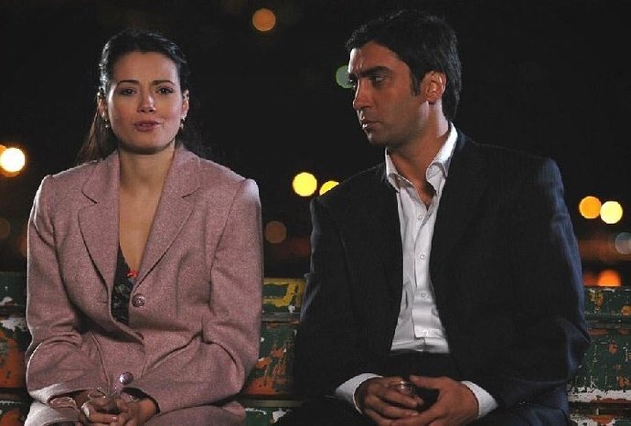 Eski sevgiliniz ile yeni sevgilinizin adaş olmasını sorun eder misiniz?
