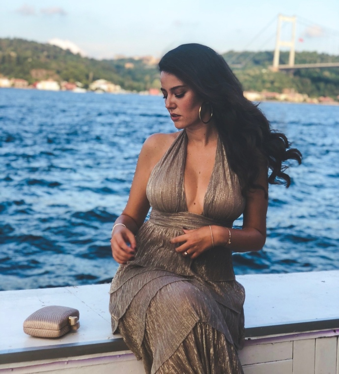 Pelin Akıl güzel mi?