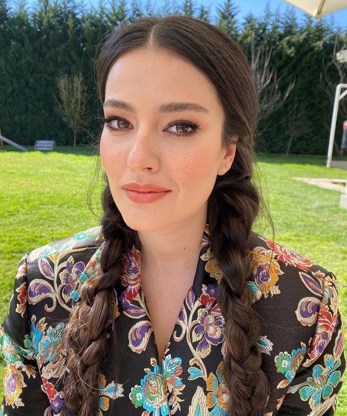 Pelin Akıl güzel mi?