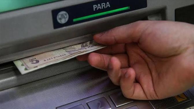 Türkiye şartlarında 10 bin, 12 bin lira maaş alınması şaka gibi değil mi?