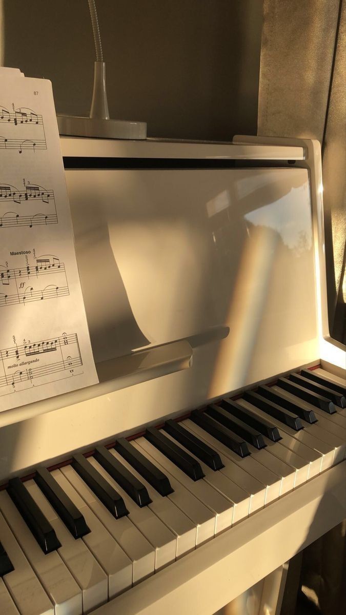 Mesela sevdiğiniz bir şarkının piano coverını sever misin?