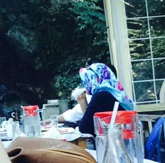 Bazen tesettürlüleri görünce bunun için mi kıyamet kopardılar diyorum ciddi ciddi bunun için mi o kadar olay yaşandı?
