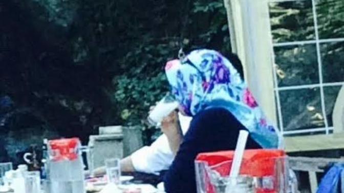 Bazen tesettürlüleri görünce bunun için mi kıyamet kopardılar diyorum ciddi ciddi bunun için mi o kadar olay yaşandı?