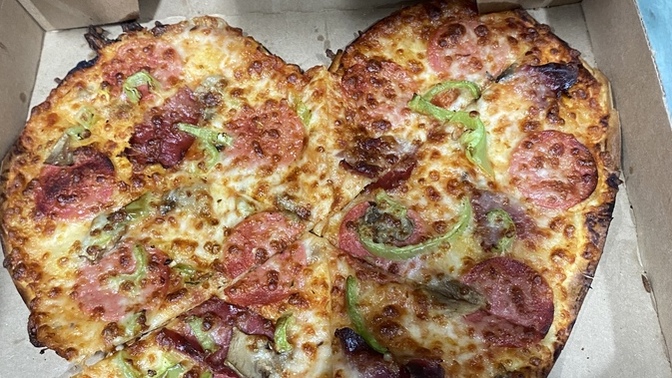 Kalpli pizza yediniz mi?