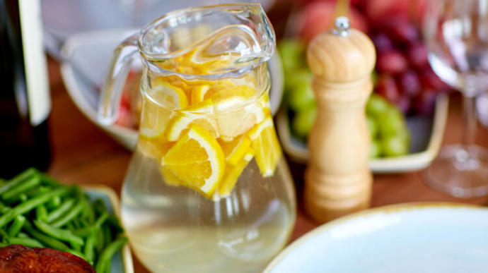 sabahları limonlu su içerek zayıflayanlar