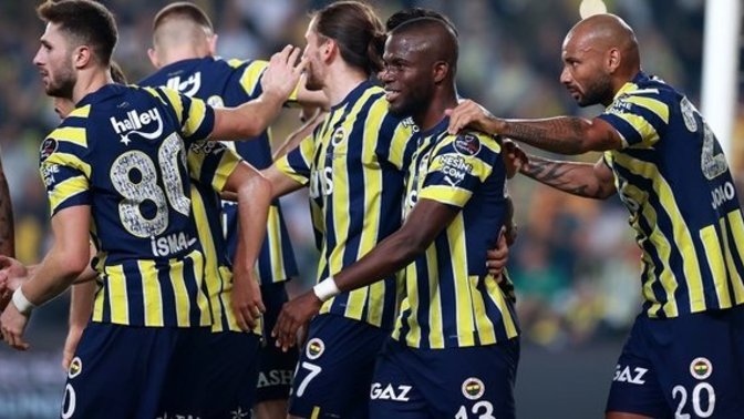 Fenerbahçe Kadıköy'de 90+5'te Crespo'nun attığı golle Ankaragücü'nü 2-1 yendi! Bu yolun sonu şampiyonluk mu?