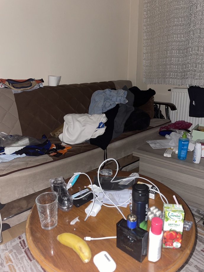 Benim gibi böyle dağınık olan var mı?