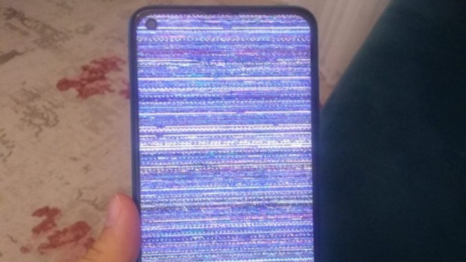 Telefonum sürekli donuyor ekran donuo kalıyor kendi kendime kapanıp açılıyor sebebi ne olabilir?