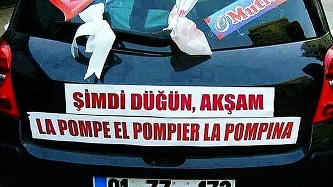 Yakında evlenecek olsanız, gelin arabasının arkasına ne yazdırırdınız?
