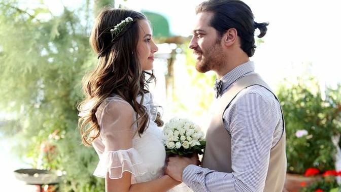 Evlenseydiniz düğün mü, nikah mı yapardınız?