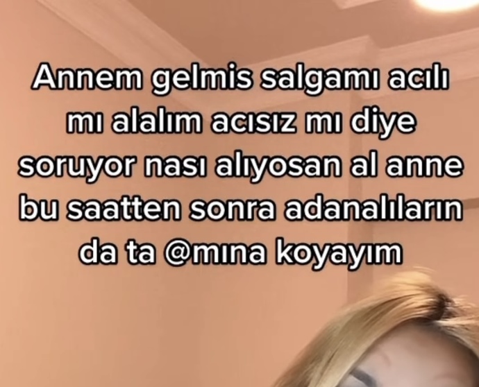 Adana'da bir dondurmacı acılı şalgamdan dondurma yapmış. Denemek ister miydiniz?