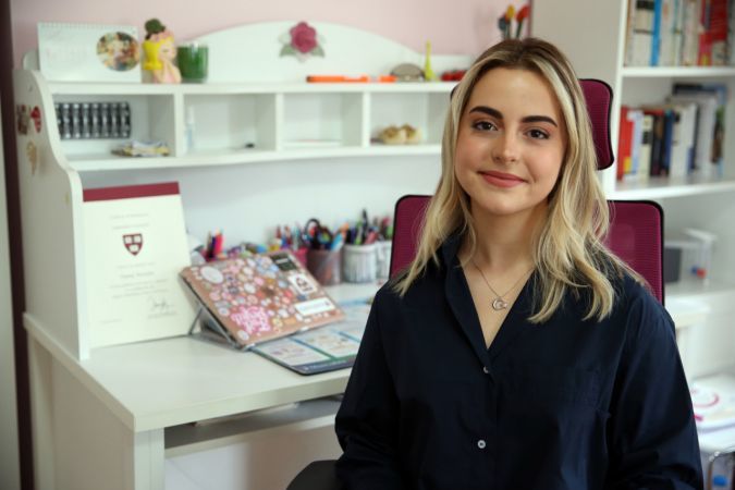 Lise öğrencisi Zeynep Kurtuluş, Harvard Üniversitesinden tam burslu kabul aldı. Kadınların başarısı sizleri de gururlandırıyor mu?