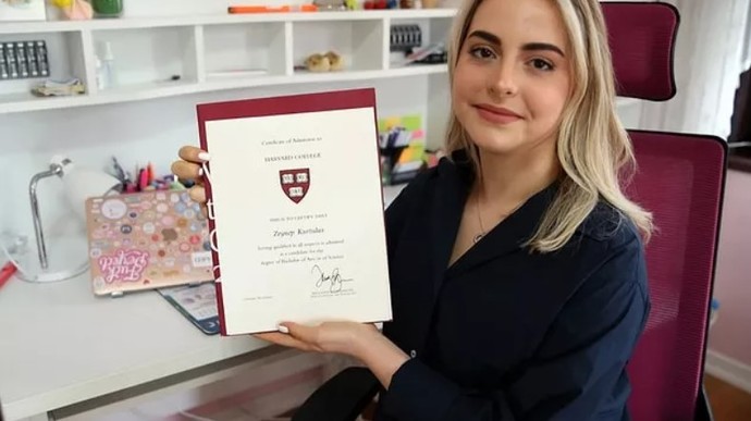 Zeynep Kurtuluş, Harvard Üniversitesinde tam burslu okuyacak.