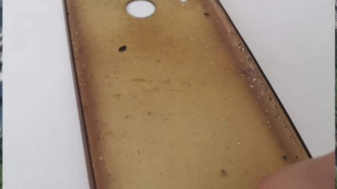 Telefon kılıfım koptu. Neyle yapıştırabilirim?