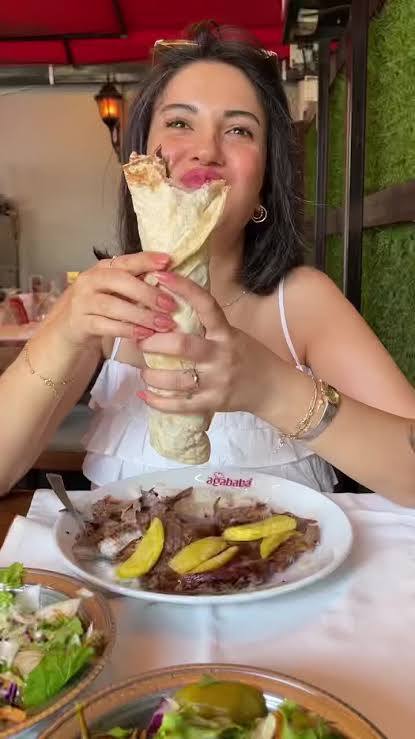Bu kadına zayıf diyorlar, sizce de zayıf mı?