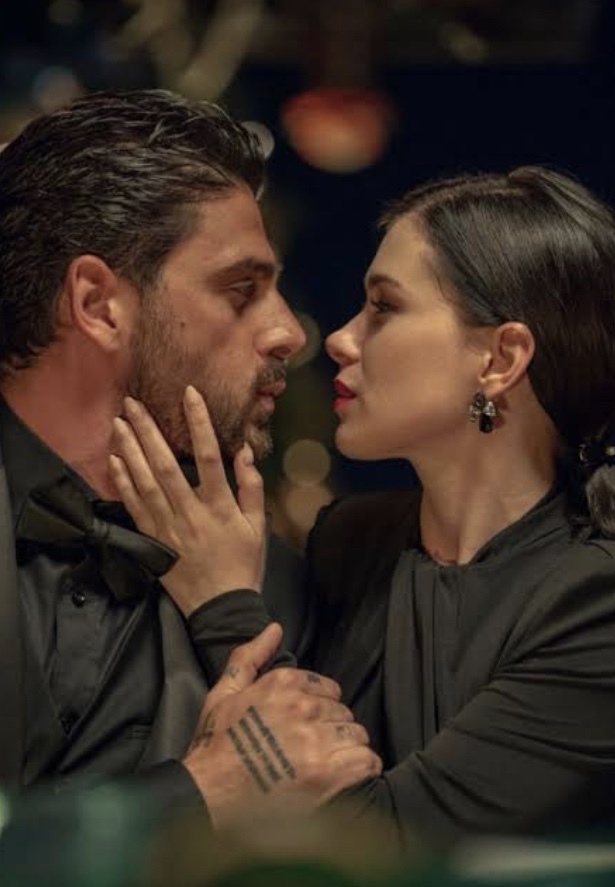 365 gün filmi sizce nasıldı sevgiliyle izlenebilir veya önerilebilinir mi?