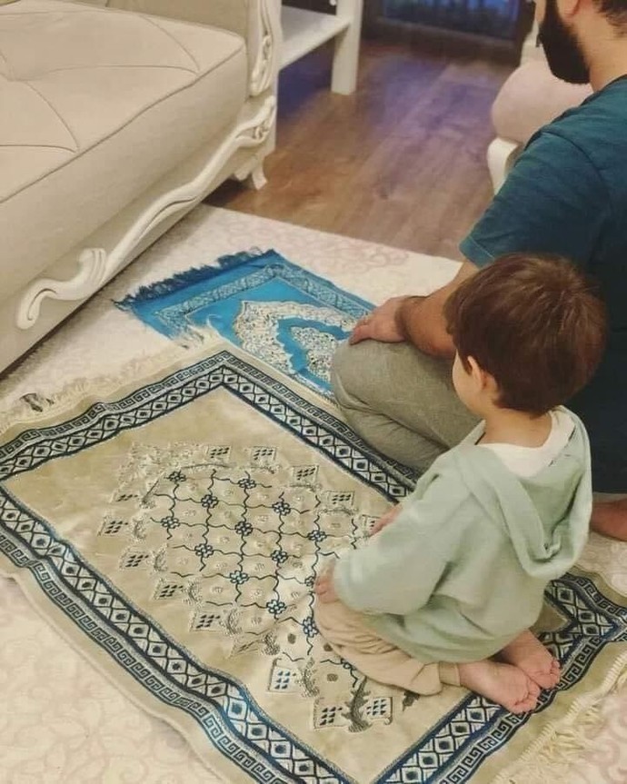 Çocuklara erken yaşta dinini sevdirmek, öğretmek neden yanlış karşılanıyor?