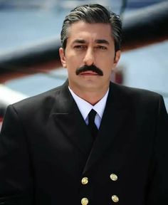 Öyle bir geçer zamanki dizisinden hangi karakteri daha çok seviyordunuz  ?