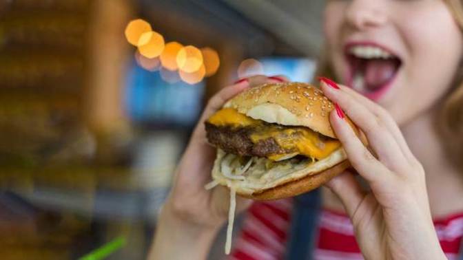 Hamburger alım gücü 5 yılda yarı yarıya düştü. En son ne zaman hamburger yediniz?