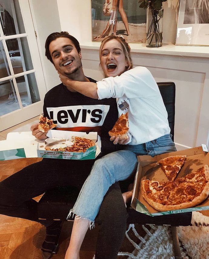 Sevdiğin kişiyle pizza yerken son dilimi ona verir misin?