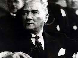 23 Nisan  Ulusal Egemenlik ve Çocuk Bayramı kutlu olsun! 🇹🇷 Eski 23 Nisan'lardan neyi özledin?