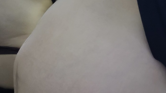 Kuyruk sokumu ağrısı göbekten olabilir mi?